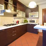 1 Bedroom Cozy In *
