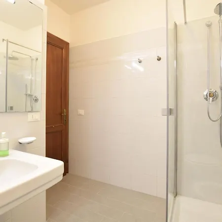 1 Bedroom Cozy In *